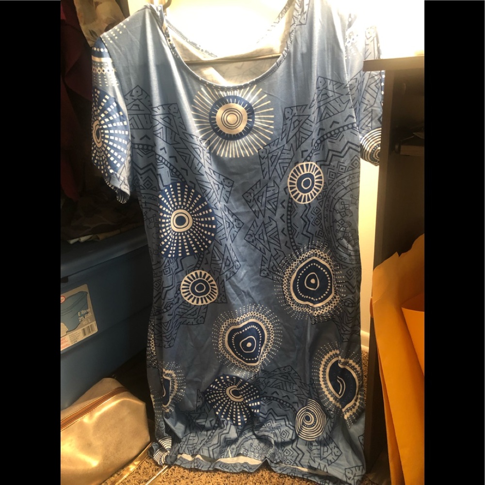 Women’s blue tunic Large brand new never worn